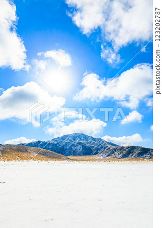 熊本縣阿蘇市冬季的寒風折rig 123202787