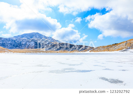 熊本縣阿蘇市冬季的寒風折rig 123202792
