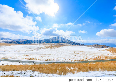 Kusasenrigahama in winter, Aso City, Kumamoto Prefecture 123202797