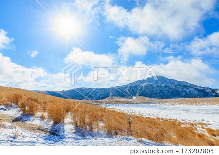 熊本縣阿蘇市冬季的寒風折rig 123202803