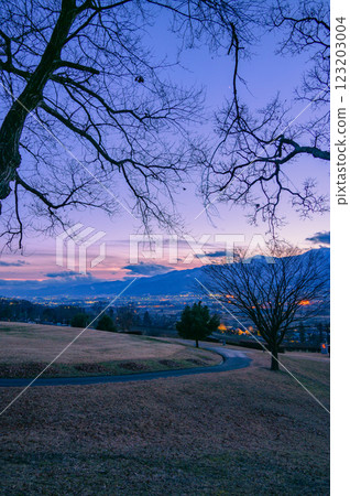View the evening scenery from one of the 100 best sunset points [Azumino Ikeda Craft Park] 123203004