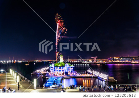 Kanagawa Prefecture: Yokohama Night Flowers - Fireworks that light up Yokohama Port 123203618