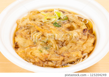 Delicious convenience store tempura soba 123204249