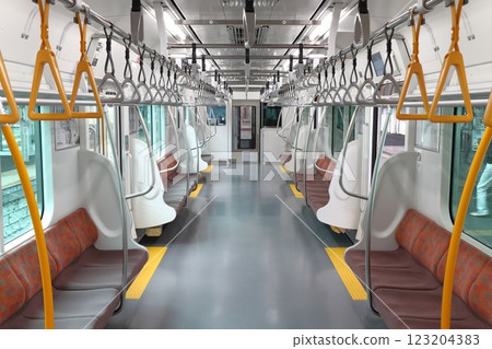 Inside the Utsunomiya Line E131 series train (Utsunomiya to Kuroiso) 123204383