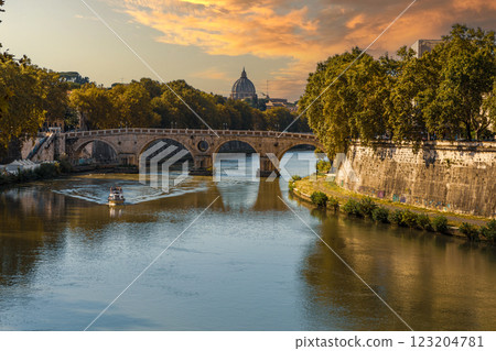 The historic Tiber 123204781