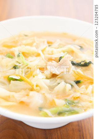 Delicious tanmen with plenty of vegetables 123204785