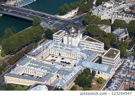 Aerial view of the Palais de l'Alma in Paris 123204947