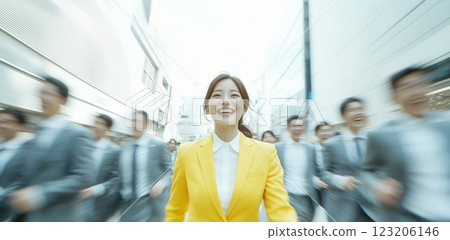 A female management consultant who leads male employees 123206146