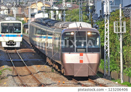 小田急小田原線秦野-新松田小田急30000系列相模EXE 123206406