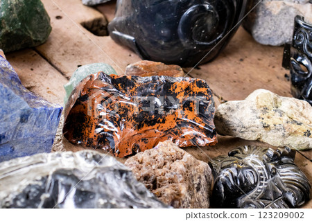 Elaboration of obsidian crafts at the Teotihuacan archaeological site. 123209002
