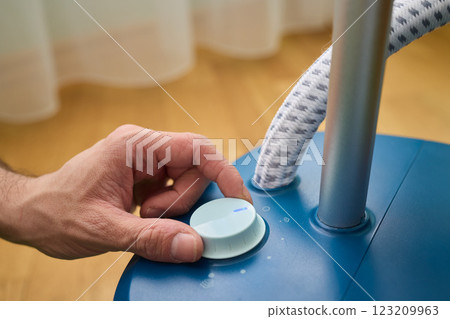 Making hand adjustments to the settings of various steam appliances for optimal use Making hand adjustments to the settings of various steam appliances for optimal use 123209963