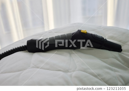 Using Steam Cleaning Techniques to Maintain Freshness and Hygiene for Your Pillow Using Steam Cleaning Techniques to Maintain Freshness and Hygiene for Your Pillow 123211035