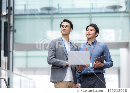 Businessmen, engineers, office casual Businessmen, engineers, office casual 123212018