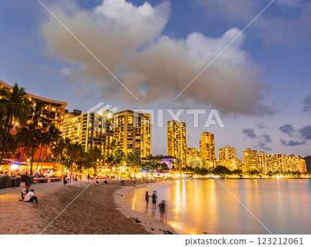 夏威夷威基基海灘夜景 夏威夷威基基海灘夜景 123212061
