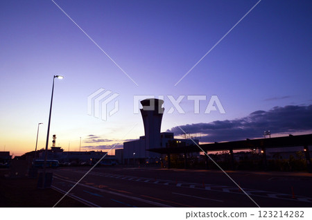 黃昏的阿蘇熊本機場 123214282