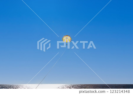 Parasailing 123214348