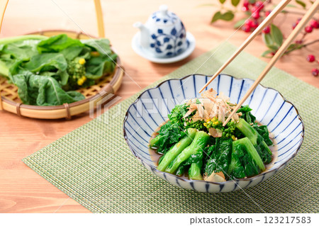 春天的味道：油菜花配芥菜 123217583