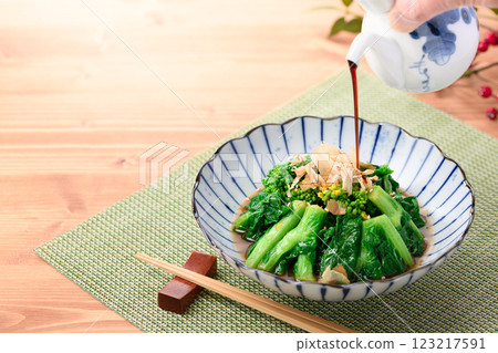 春天的味道:油菜花配芥菜 春天的味道:油菜花配芥菜 123217591