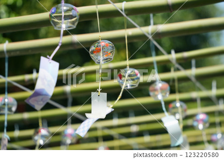 風鈴在風中搖曳 123220580