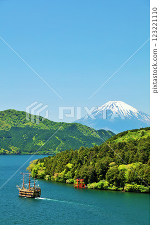 初夏的箱根和富士山的藍天和綠意 初夏的箱根和富士山的藍天和綠意 123221110