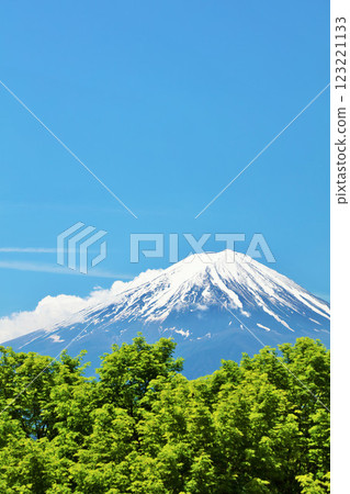 Early summer blue sky and fresh green scenery, and Mt. Fuji Early summer blue sky and fresh green scenery, and Mt. Fuji 123221133