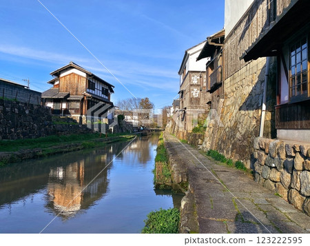 Hachimanbori in Omihachiman in spring, before the cherry blossoms bloom 123222595