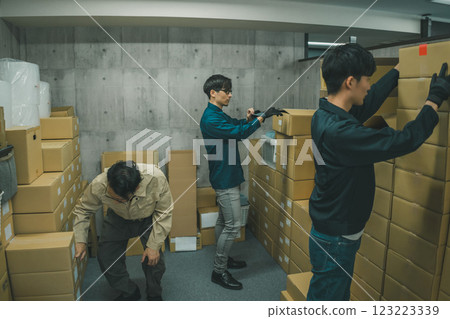 Warehouse work Warehouse work 123223339