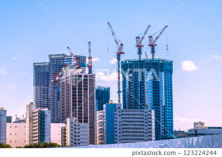 日本東京城市景觀 — 豐見區與正在興建中的高樓公寓景觀 123224244