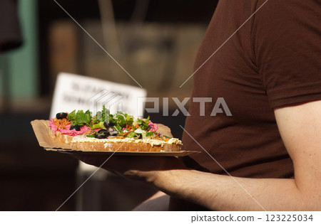 Shopping food at farmers market 123225034
