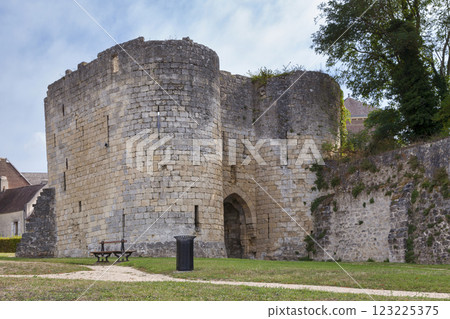 The Porte de Soissons in Laon 123225375