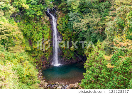 [Shizuoka Prefecture] Otana Falls in Sutsugawa Valley 123228357