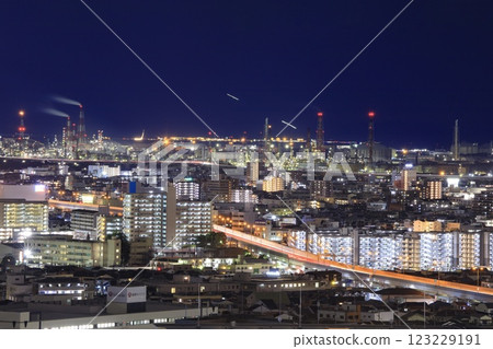 Sakai City, night view from the observation lobby of Sakai City Hall (Sakai Senboku coastal industrial area, Kansai Airport direction) Sakai City, night view from the observation lobby of Sakai City Hall (Sakai Senboku coastal industrial area, Kansai Airport direction) 123229191