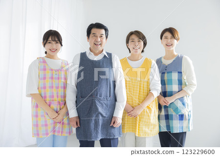幼稚園老師及園長 123229600