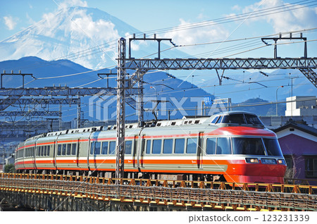 Odakyu Odawara Line, Shin-Matsuda - Shibusawa, Odakyu 7000 series, 7003 train, Hakone LSE 123231339