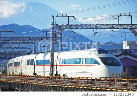 Odakyu Odawara Line, Shin-Matsuda-Shibusawa, Odakyu 50000 series, 50002 train, Hakone VSE 123231340