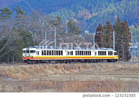 富士急行線 三峠-壽 富士急行2000系列 2002 全景快車 阿爾卑斯 富士急行線 三峠-壽 富士急行2000系列 2002 全景快車 阿爾卑斯 123232385