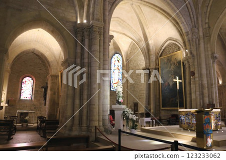Interior of the Church of Saint-Pierre in Montmartre, the third oldest church in Paris 123233062