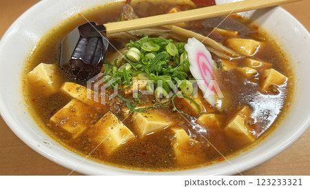 Scenery from a restaurant (spicy mapo ramen) 123233321