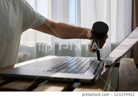 Explore the Innovative Cleaning Technology designed specifically for Laptops and more Explore the Innovative Cleaning Technology designed specifically for Laptops and more 123234422