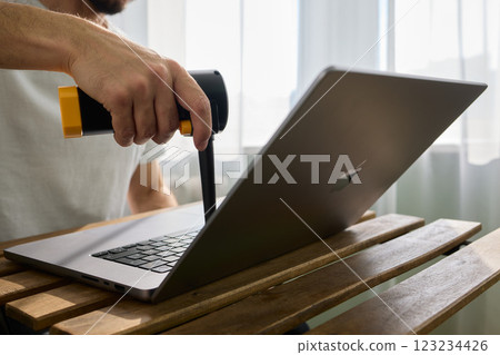 Explore the Innovative Cleaning Technology designed specifically for Laptops and more Explore the Innovative Cleaning Technology designed specifically for Laptops and more 123234426