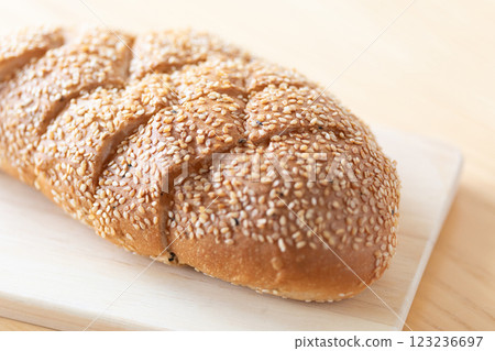 芝麻法國麵包的圖片（庫存照片） 123236697