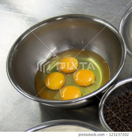 Egg batter in a bowl 123237202