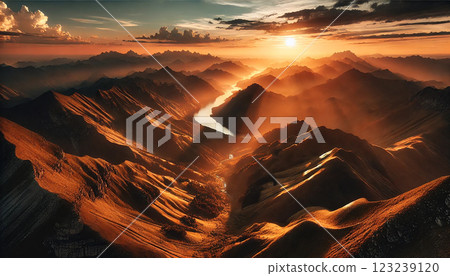 金色的山景和美麗的日落 123239120
