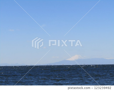 Inage Beach, across the sea, Mt. Fuji 123239492