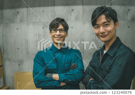 Work in warehouse 123240076