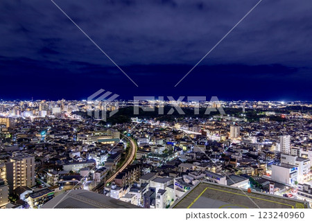 Sakai City, night view from the observation lobby of Sakai City Hall (towards the tomb of Emperor Nintoku) Sakai City, night view from the observation lobby of Sakai City Hall (towards the tomb of Emperor Nintoku) 123240960