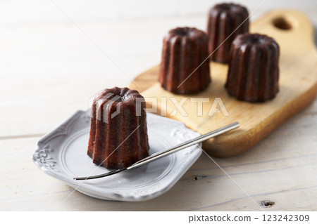 Canelé de Bordeaux Western sweets image 123242309