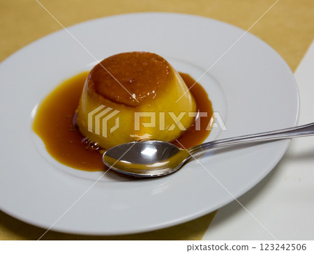 Caramel pudding or flan Caramel pudding or flan 123242506