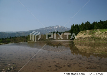 梯田、藍天和虎野山 梯田、藍天和虎野山 123242583