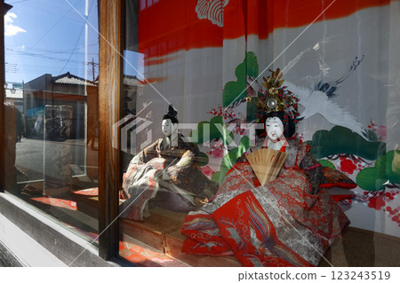 Romantic Ibaraki (A traditional Hina doll with a beautiful face displayed in the window of a traditional town, apparently from the mid-Edo period.) Makabe Hinamatsuri 123243519